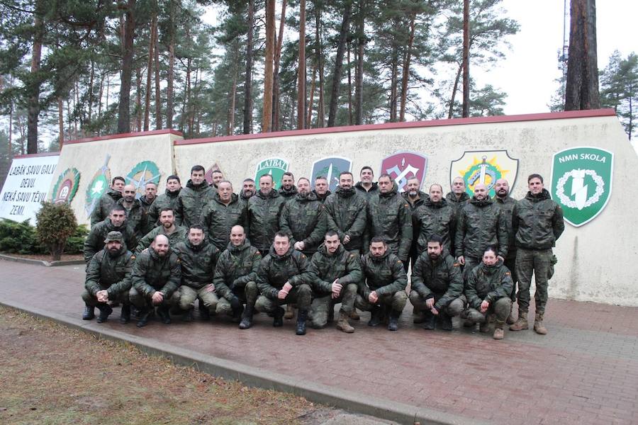 Los 34 militares pertenecientes a la Agrupación de Apoyo Logístico 61 (Aalog), que trabajan en la base del Empecinado de Santovenia de Pisuerga, comenzarán a regresar en los próximos días de la misión que la OTAN encomendó al Ejército de Tierra español en Letonia. 