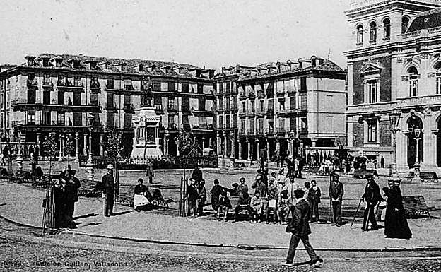 Imagen principal - Plaza Mayor en 1915, heladeros y barquilleros. 
