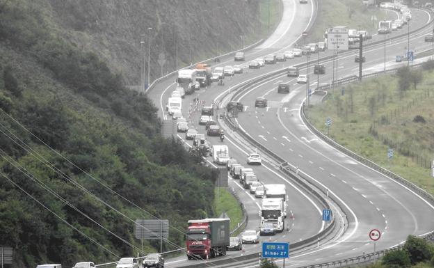 Los transportistas de Castilla y León rechazan que los camiones circulen por las autopistas obligatoriamente