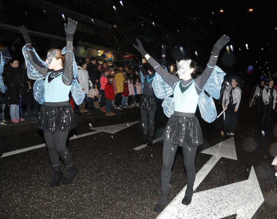 Palencia disfruta de la Cabalgata a pesar de la lluvia