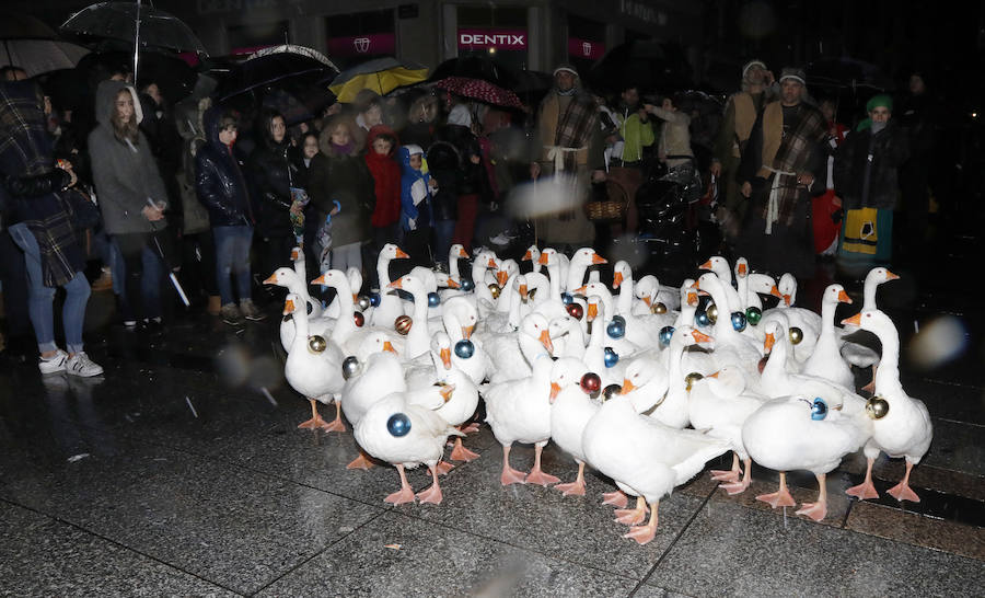 Palencia disfruta de la Cabalgata a pesar de la lluvia