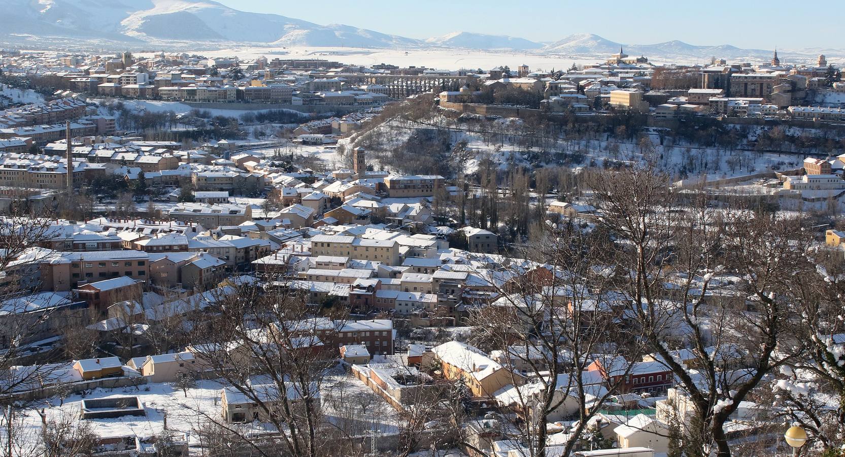 Segovia se viste de blanco