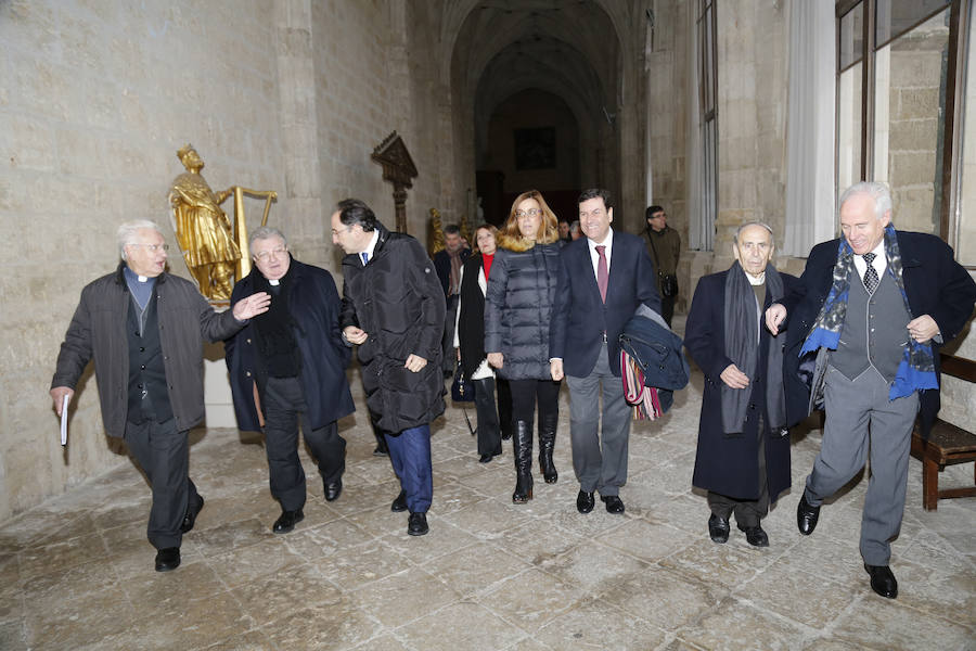 Visita del consejero de empleo a la escuela taller de la catedral