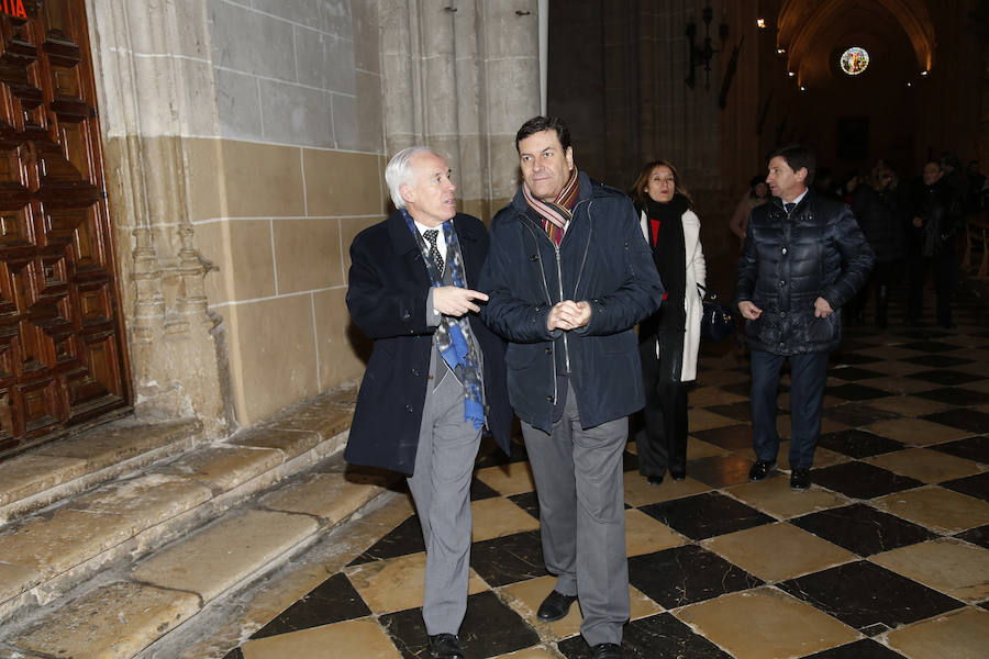 Visita del consejero de empleo a la escuela taller de la catedral