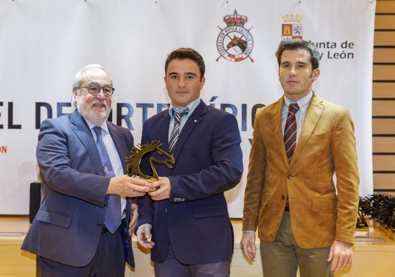 Entrega de premios en la gala del deporte hípico de Castilla y León.