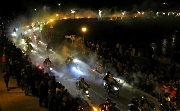 Desfile de antorchas.