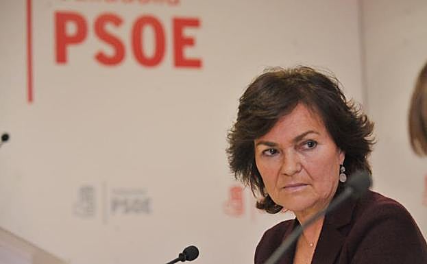 Carmen Calvo, durante el acto en la sede socialista. Rodrigo Jiménez