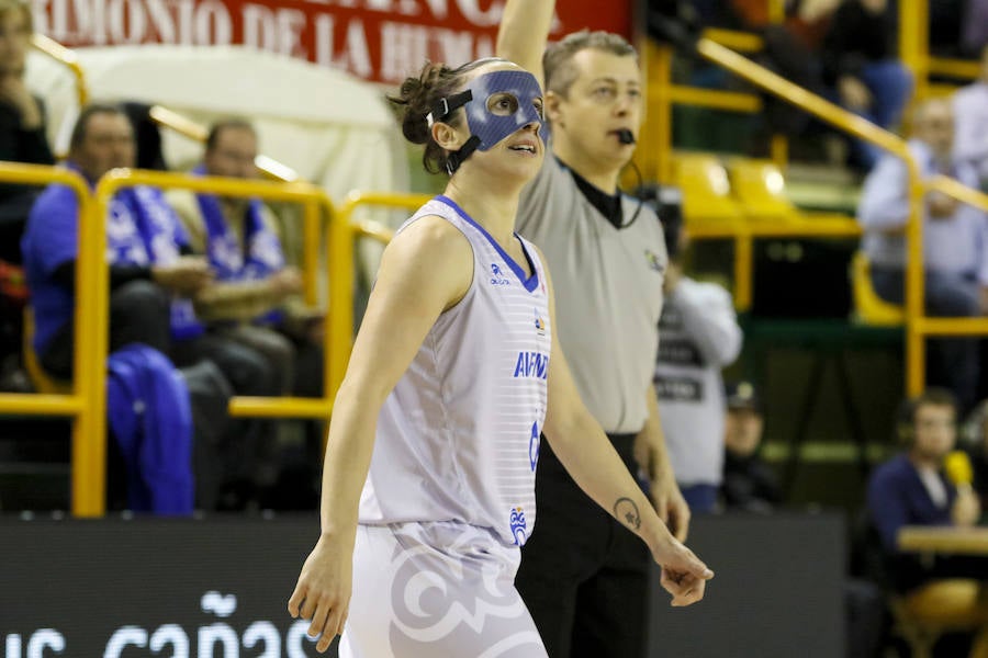 Una canasta de Laura Nicholls a escasos segundos para el final del partido le dio al equipo salmantino una importante victoria en la Euroliga que le permite seguir en la lucha por entrar en los cuartos de final