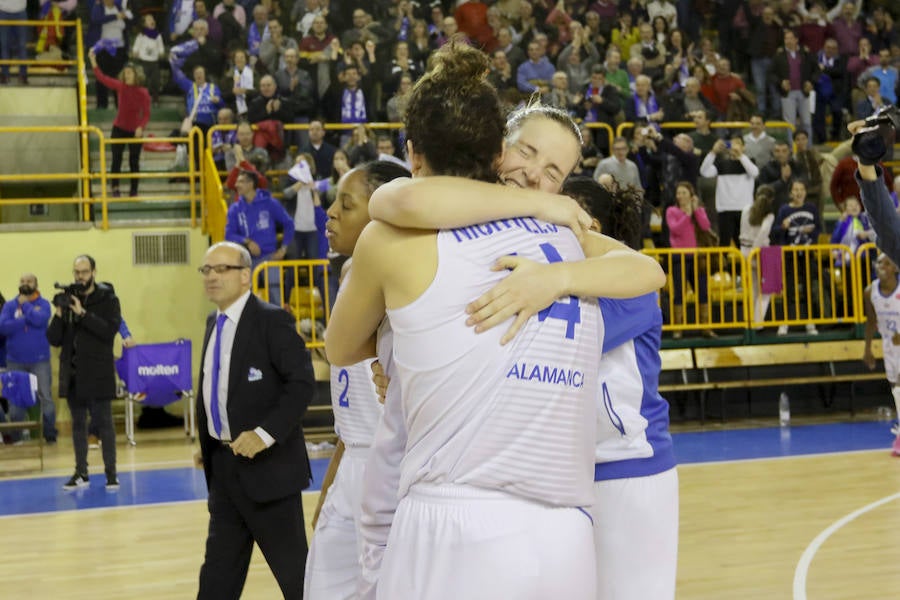 Una canasta de Laura Nicholls a escasos segundos para el final del partido le dio al equipo salmantino una importante victoria en la Euroliga que le permite seguir en la lucha por entrar en los cuartos de final