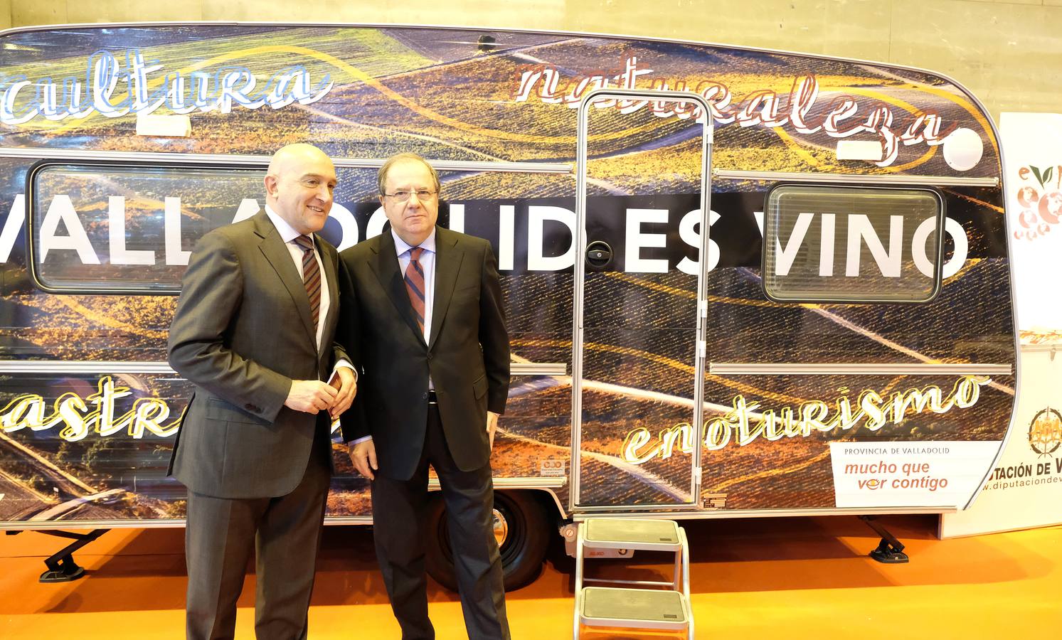 El presidente de la Junta ha presentado hoy los datos turísticos con los que Castilla y León cerró en 2017 el mejor año desde que existen datos estadísticos al superar por primera vez en la historia los ocho millones de viajeros