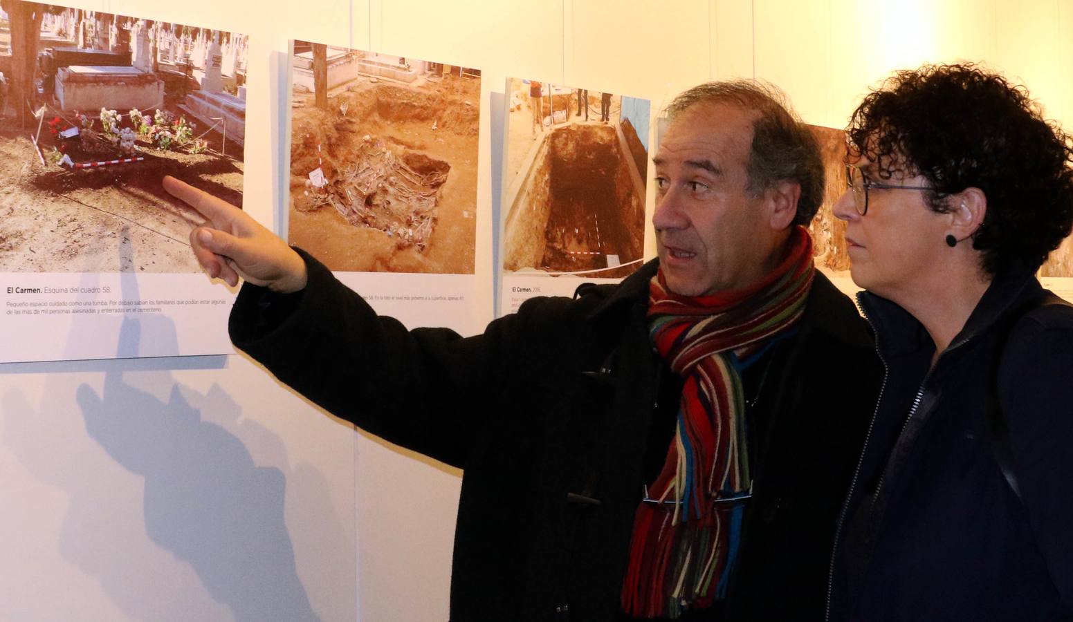 Una exposición fotográfica en el Centro Cívico Canal de Castilla, en La Victoria, reúne documentos hallados en sus investigaciones e imágenes obtenidas en las exhumaciones realizadas en la capital vallisoletana