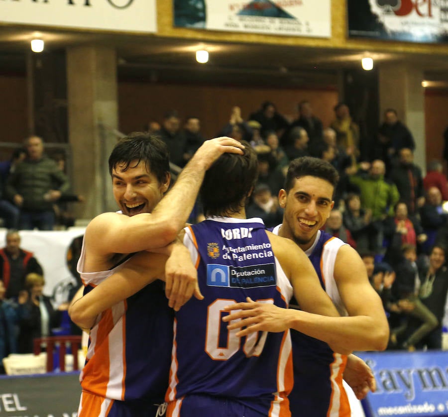 El Chocolates Trapa Palencia gana en el último segundo