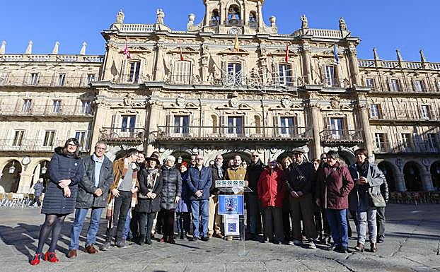 Representantes de las entidades firmantes del manifiesto contra los peajes el pasado diciembre. 