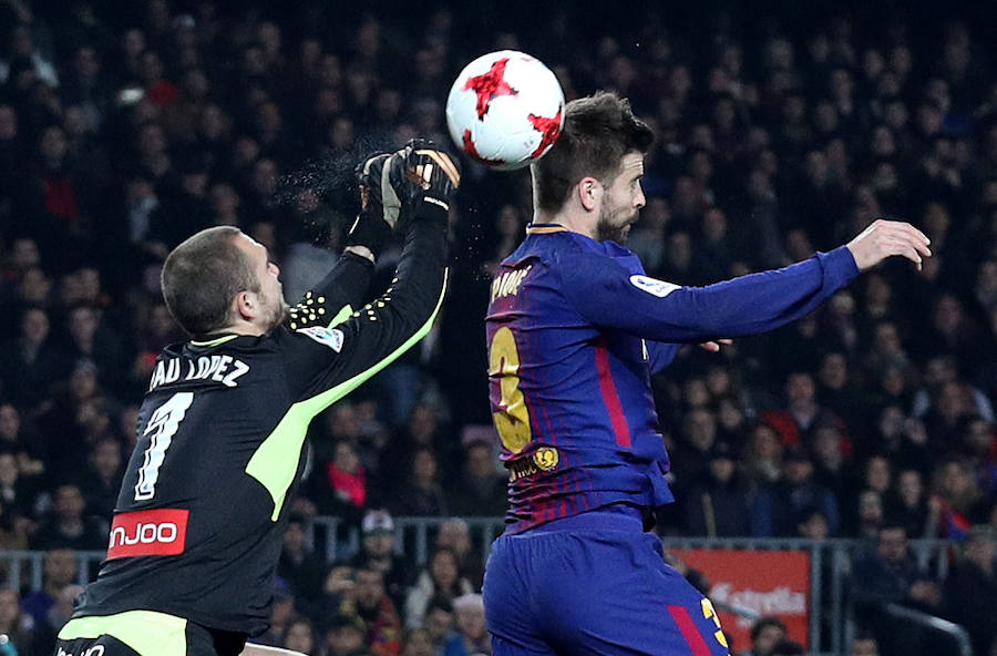 El Barcelona estará en las semifinales de la Copa del Rey tras vencer al Espanyol por 2-0 en el Camp Nou (2-1 global). Los azulgrana se adelantaron con Suárez y Messi puso la sentencia. El partido también estuvo marcado por la despedida a Javier Mascherano y el debut de Philippe Coutinho.