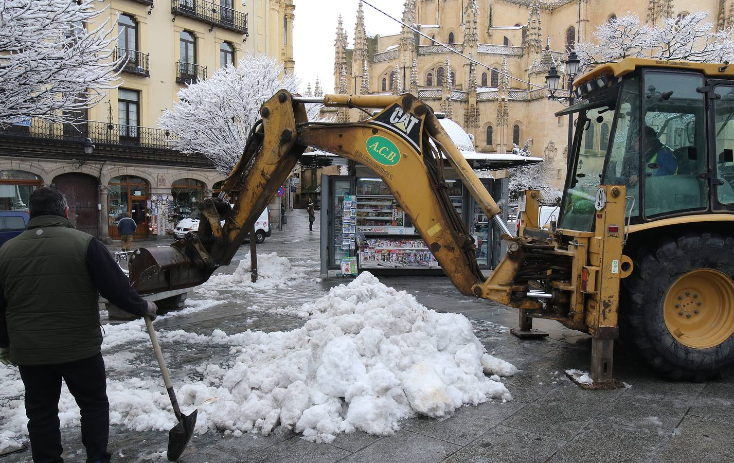 Vuelve la nieve a Segovia