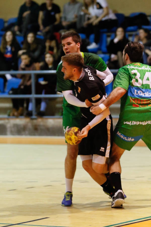 Partido entre el BM Ciudad de Salamanca y el BM Safa