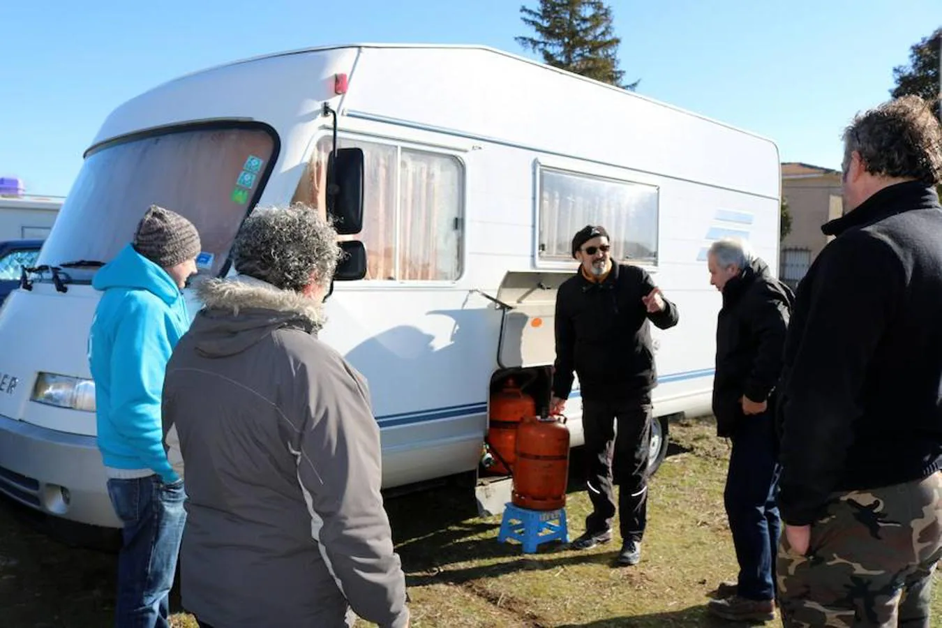 Concentración de furgonetas camper en Torquemada