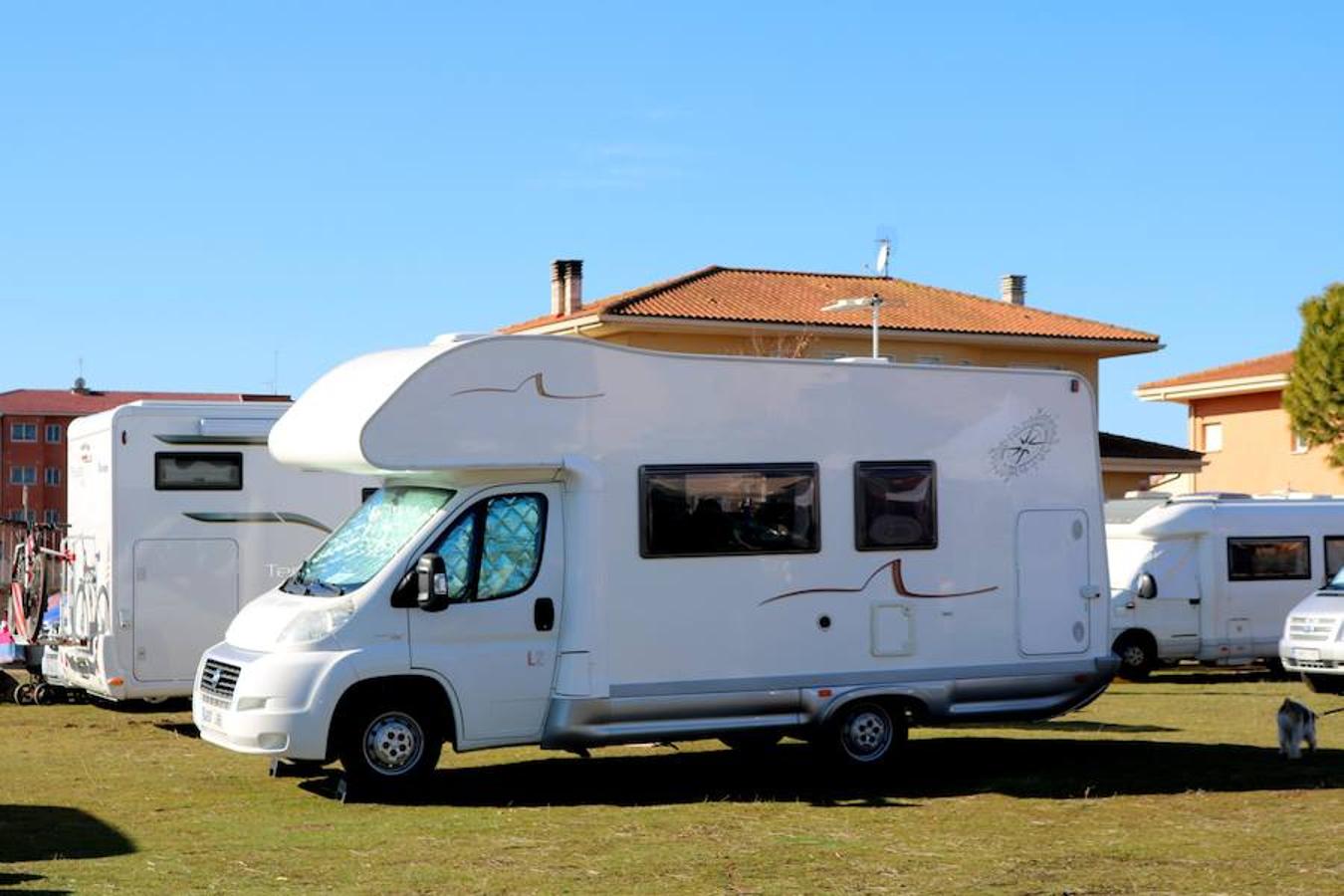 Concentración de furgonetas camper en Torquemada