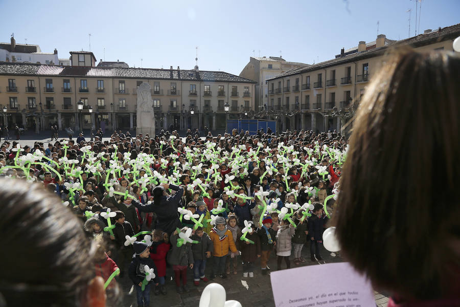 El colegio Filipenses celebra el Día de la Paz en la Plaza Mayor