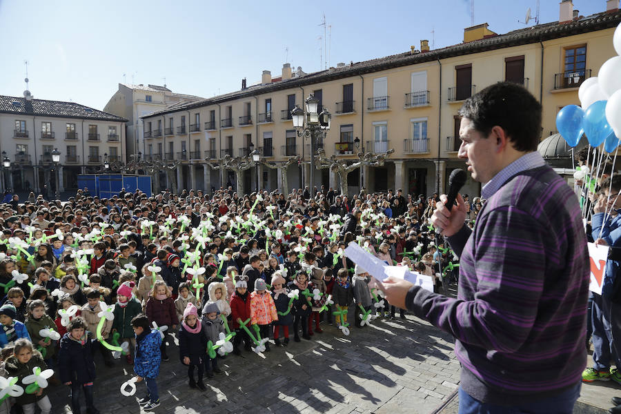 El colegio Filipenses celebra el Día de la Paz en la Plaza Mayor