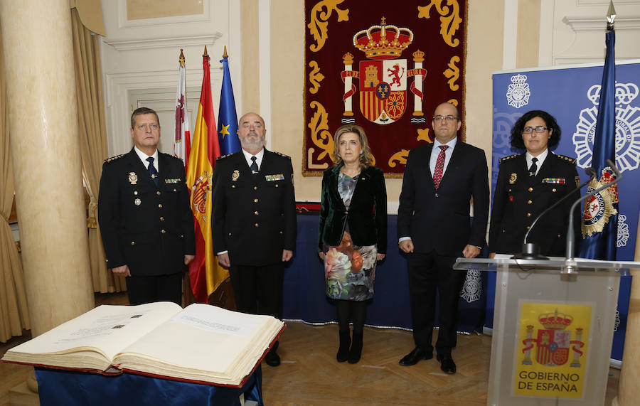 Toma de posesión de la comisaria de la Policía Nacional