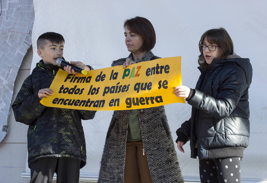 Celebración en Valladolid del Día de la Paz.