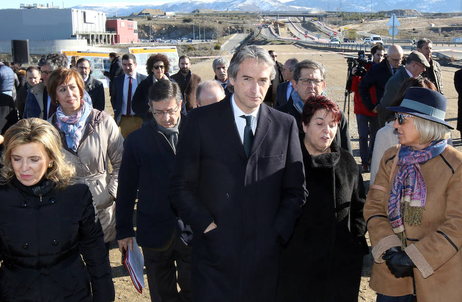 Íñigo de la Serna visita las obras de la SG-20