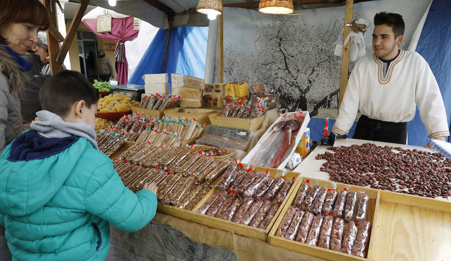 Palencia vive su Mercado Tradicional de las Candelas