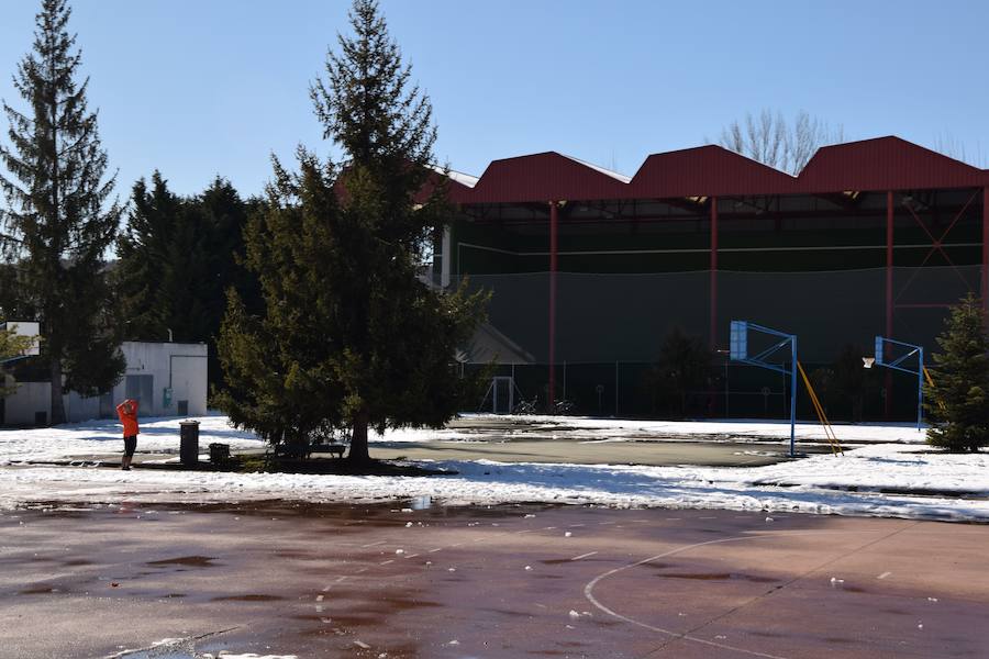 La nieve da una tregua en Guardo