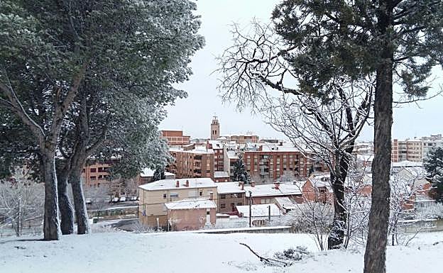 La localidad de Medina, esta mañana con nieve.