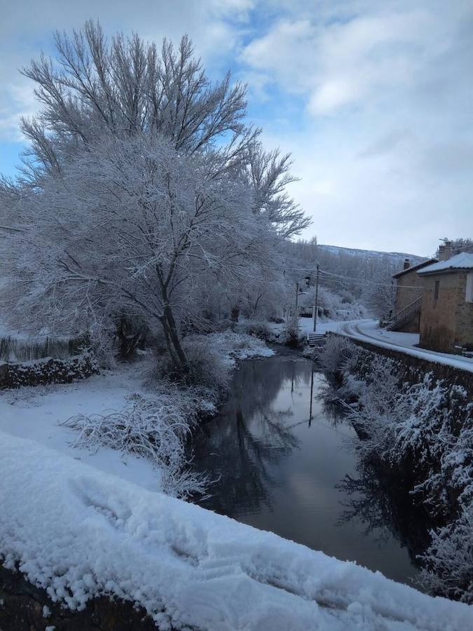 Aquí tienen una selección de fotografías de nieve enviadas por algunos de nuestros lectores. Se pueden ver imágenes de Tubilla del Agua, Ura, Belorado, Fuentelcésped, Quintanar de la Sierra o Sargentes de la Lora