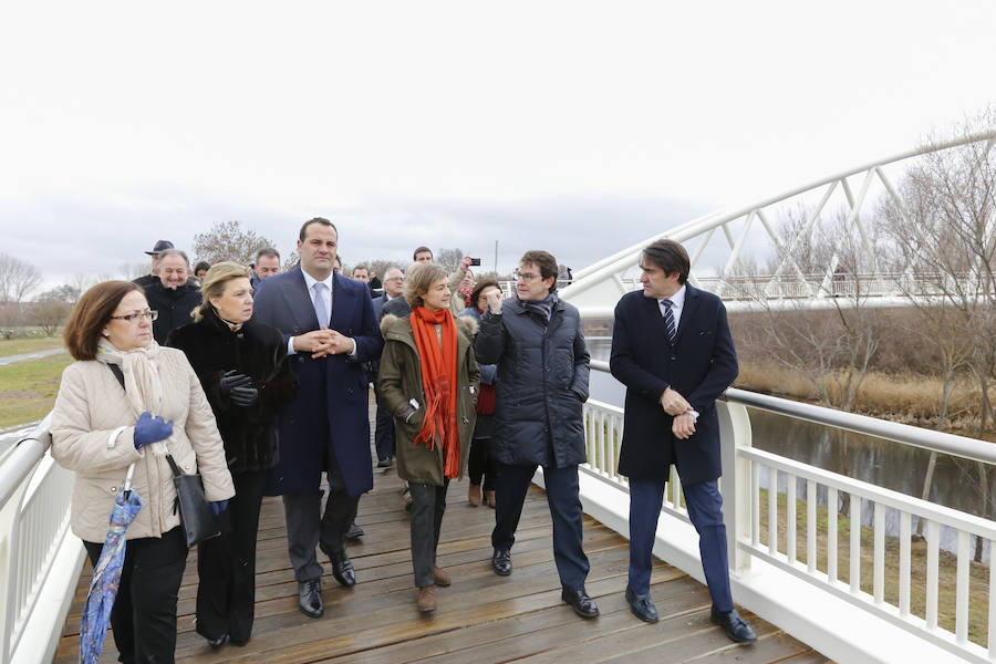 La ministra de Agricultura y Pesca, Alimentación y Medio Ambiente, Isabel García Tejerina, visitó esta mañana el parque fluvial de la Aldehuela, en Salamanca, y la Isla del Soto. 