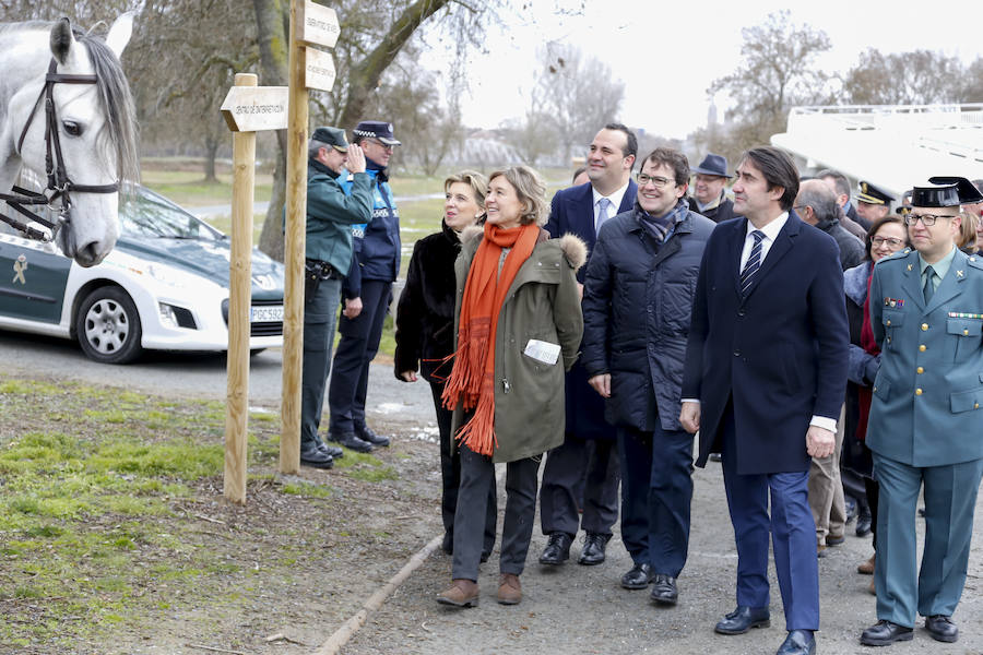 La ministra de Agricultura y Pesca, Alimentación y Medio Ambiente, Isabel García Tejerina, visitó esta mañana el parque fluvial de la Aldehuela, en Salamanca, y la Isla del Soto. 