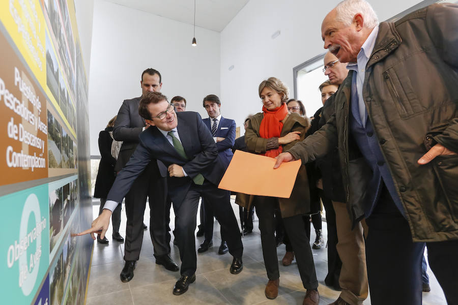 La ministra de Agricultura y Pesca, Alimentación y Medio Ambiente, Isabel García Tejerina, visitó esta mañana el parque fluvial de la Aldehuela, en Salamanca, y la Isla del Soto. 