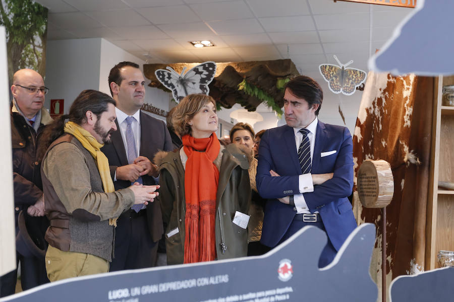 La ministra de Agricultura y Pesca, Alimentación y Medio Ambiente, Isabel García Tejerina, visitó esta mañana el parque fluvial de la Aldehuela, en Salamanca, y la Isla del Soto. 