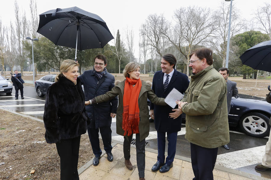 La ministra de Agricultura y Pesca, Alimentación y Medio Ambiente, Isabel García Tejerina, visitó esta mañana el parque fluvial de la Aldehuela, en Salamanca, y la Isla del Soto. 