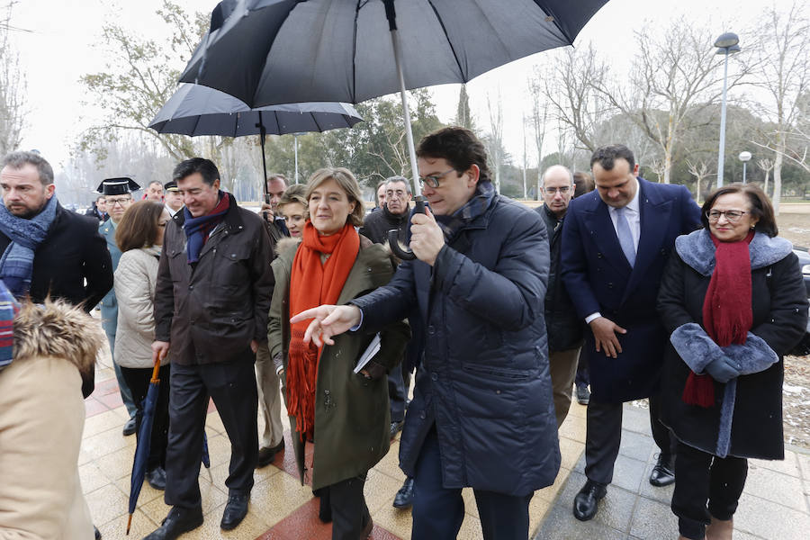 La ministra de Agricultura y Pesca, Alimentación y Medio Ambiente, Isabel García Tejerina, visitó esta mañana el parque fluvial de la Aldehuela, en Salamanca, y la Isla del Soto. 