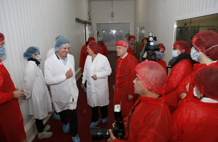 La consejera de Agricultura, con los alumnos de Basque Culinary Center