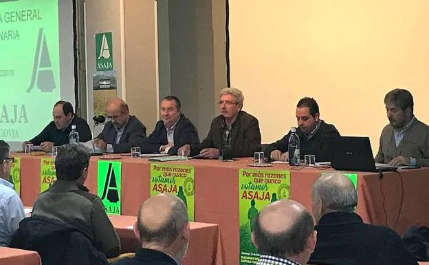 Un momento de la asamblea de Asaja de Segovia.