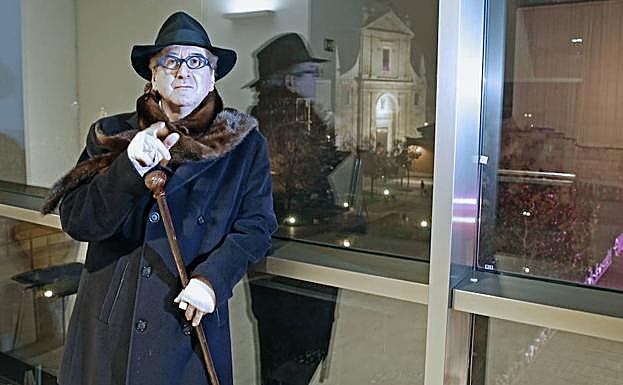 El escritor Luis Antonio de Villena. 