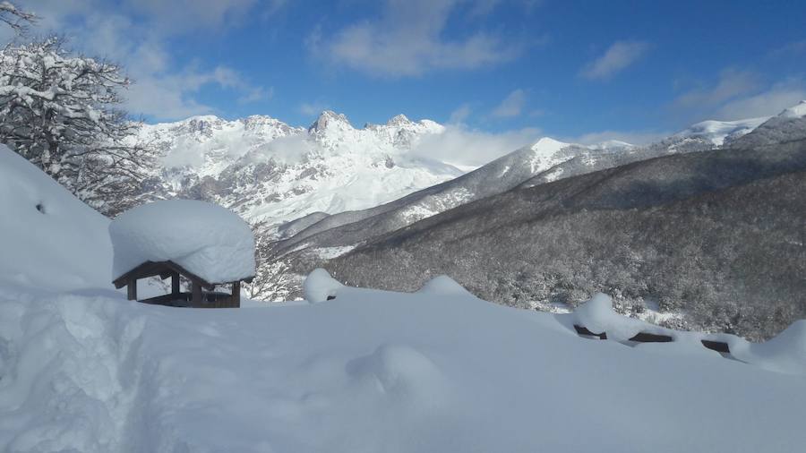 De Panderruedas a Valdeón bajo un manto de nieve