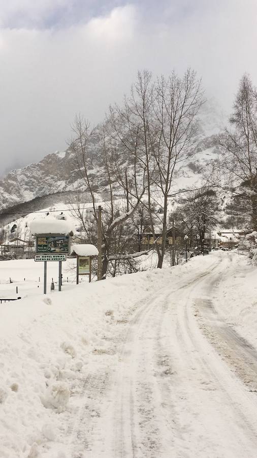 De Panderruedas a Valdeón bajo un manto de nieve