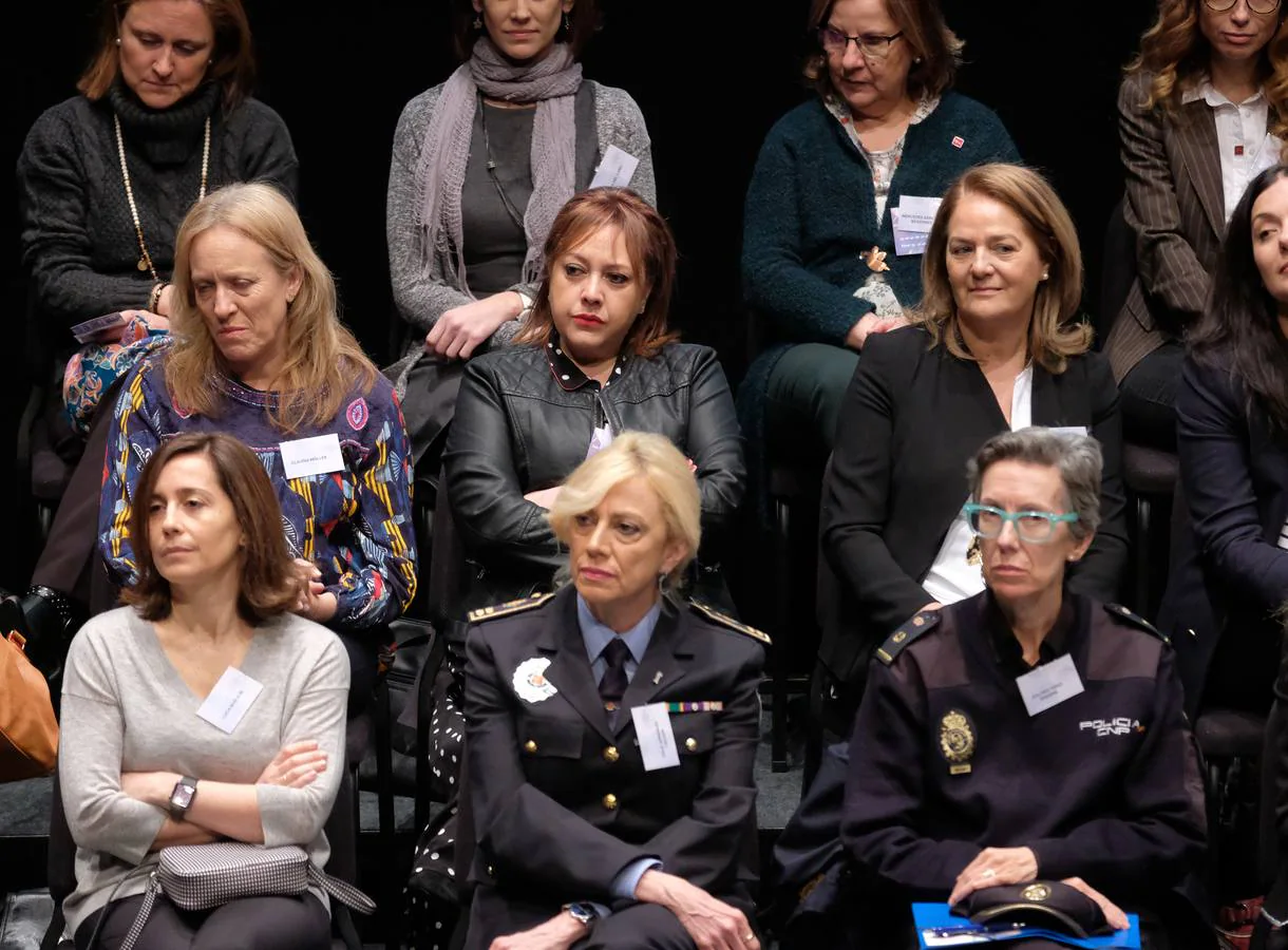 Cincuenta mujeres transmiten su ejemplo a más de 400 escolares de entre 9 y 18 años, en una cita celebrada en el auditorio Miguel Delibes de Valladolid