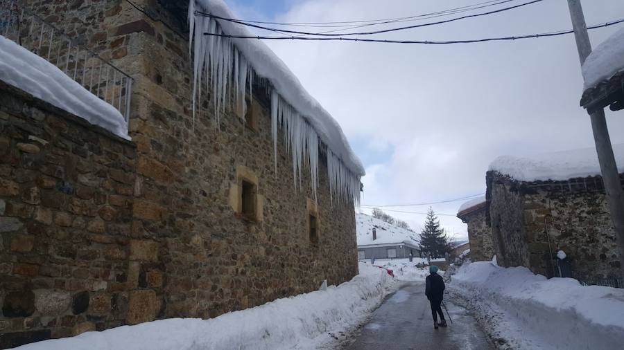 Deja de nevar en Palencia, pero la nieve tardará en marcharse