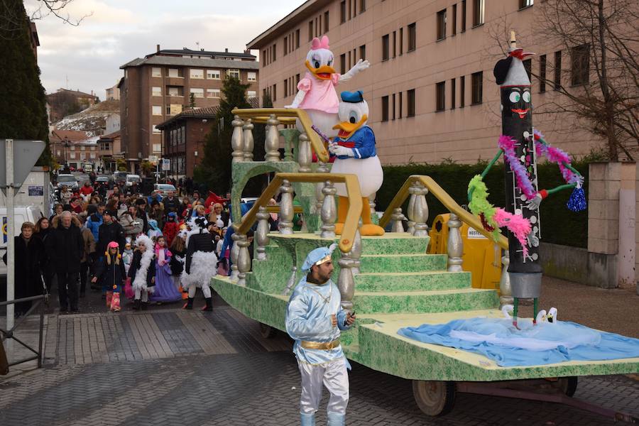 Guardo disfruta de un colorido carnaval musical