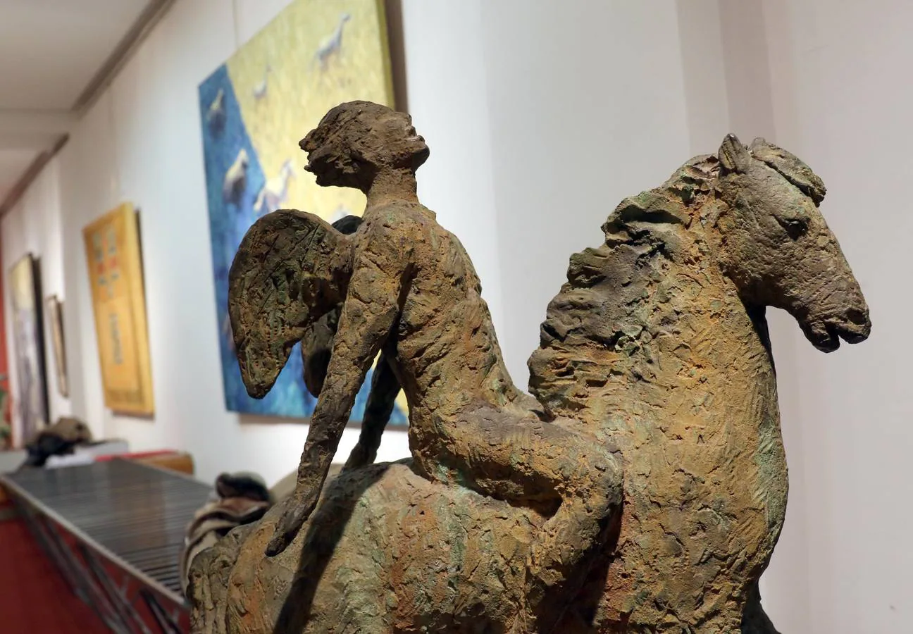 La muestra 'Esculturas y Pinturas' es un homenaje a la obra del autor fallecido en 2012