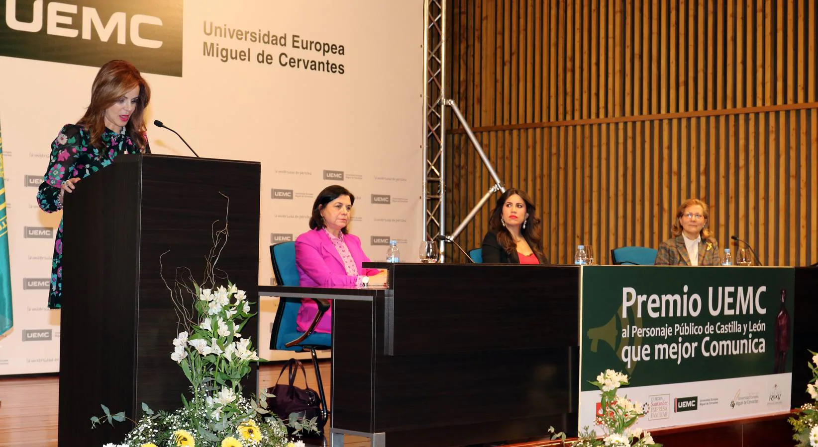 La Universidad Europea Miguel de Cervantes distingue a la presidenta de las Cortes por su «actividad y relación con los periodistas»