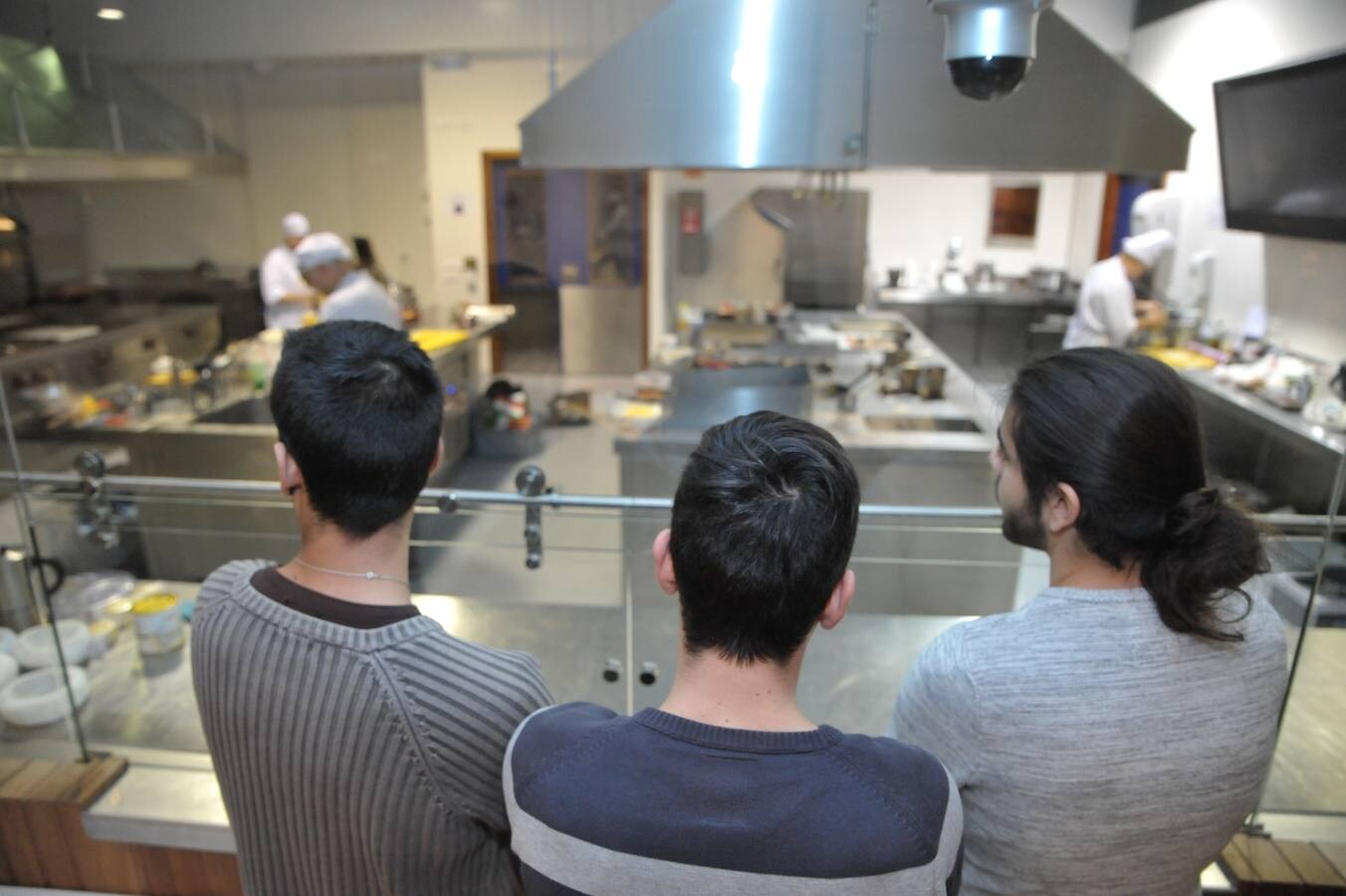 Tres cocineros con estrellas Michelin formaban parte del jurado de este concurso de cocina para celíacos celebrado en la Escuela Internacional de Cocina Fernando Pérez de Valladolid