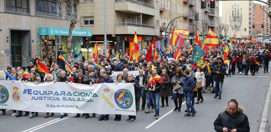 Miles de personas exigen igualdad salarial para Policía y Guardia Civil en Salamanca