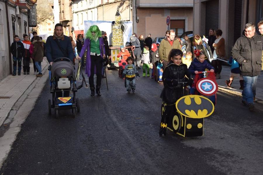 Velilla del Río Carrión celebra un aplazado carnaval